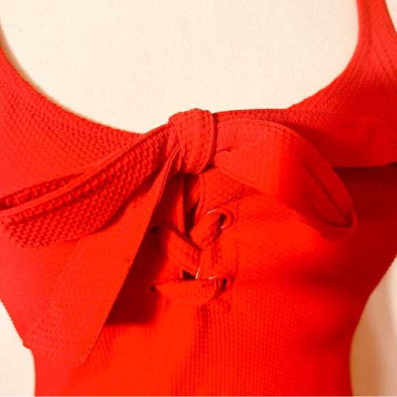 J. Crew size 4 Pique Fire Engine Red one piece lined padded one piece swimsuit. - Picture 3 of 5